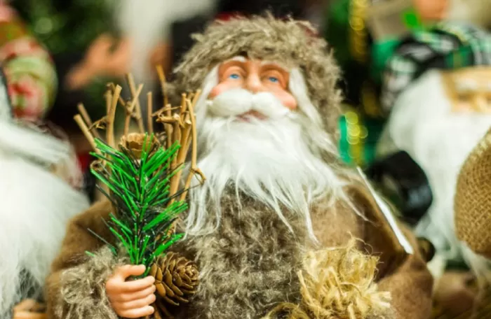 Simply Christmas Santa Decoration* Santas